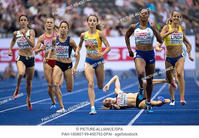 07.08.2018, Berlin: Athletics, European Championship in the Olympic Stadium, 800m heat, Women. Daryia Barysevich (l-r) from Belarus, Liga Velvera from Latvia