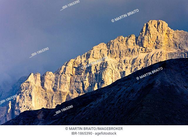 On Mt Zendleser Kofel, Villnoesstal or Val di Funes valley, Dolomites, South Tyrol, Italy, Europe
