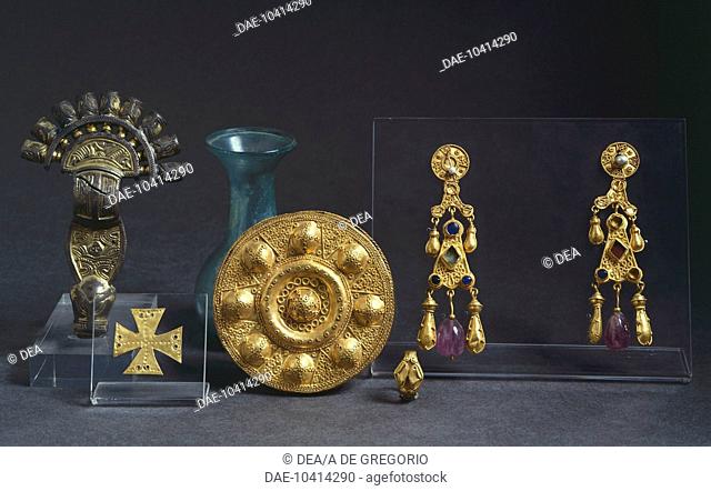 7th century funerary objects, from Castel Trosino, Italy. Longobard civilization.  Rome, Museo Dell'Alto Medioevo (Medieval Museum)