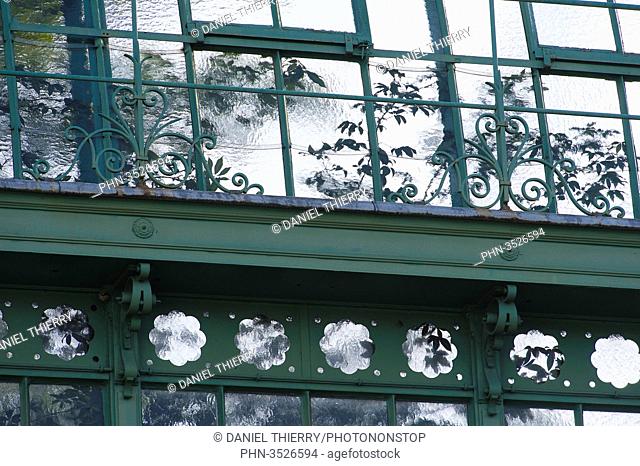 Paris 16th district. Garden of the greenhouses of Auteuil. Detail of the great greenhouse
