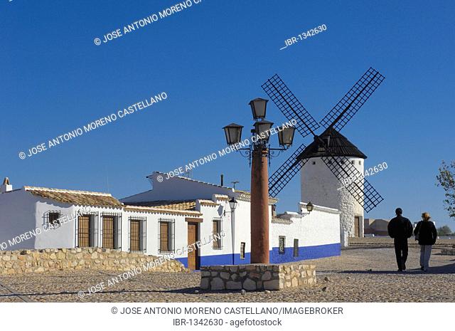 Windmill, Campo de Criptana, Ciudad Real province, Ruta de Don Quijote, Castilla-La Mancha, Spain, Europe