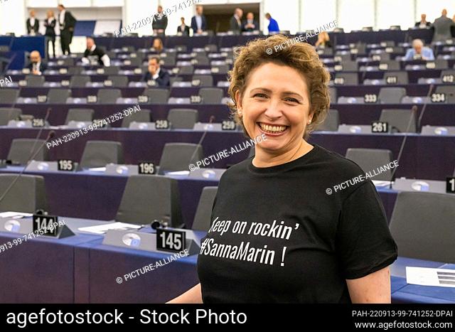 13 September 2022, France, Straßburg: Nicola Beer (FDP, Renew group) stands in the building of the European Parliament wearing a T-shirt with the inscription...