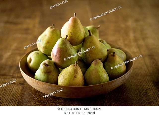 Comice pears in a bowl