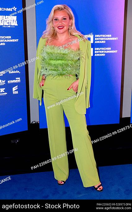 02 June 2022, North Rhine-Westphalia, Cologne: Reality TV actress Evelyn Burdecki arrives for the presentation of the first German Entertainment Awards (DEA)