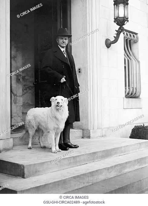 U.S. President Calvin Coolidge Leaving Patterson House, his Temporary Home while White House was Under Renovation, Dupont Circle, Washington DC, USA