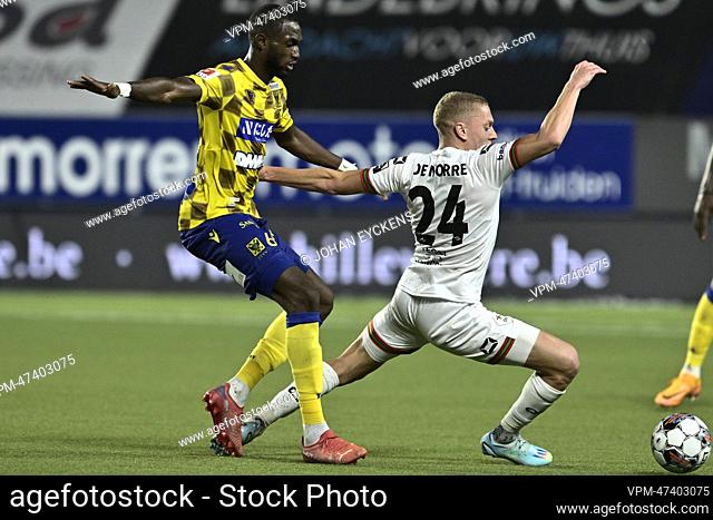 STVV's Mory Konate and OHL's Casper De Norre fight for the ball during a soccer match between Sint-Truidense VV and OH Leuven