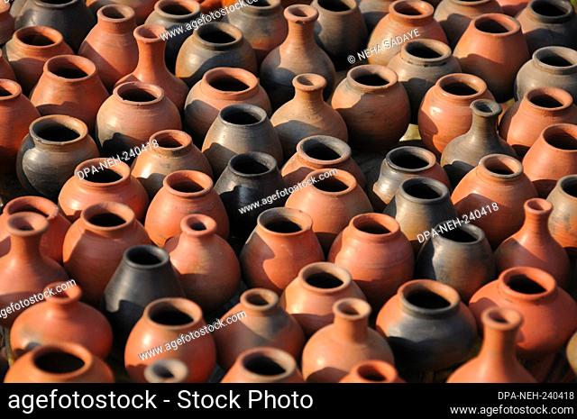 Mini terracotta pots, Red clay flower pots, Collection of ceramic small flower pots