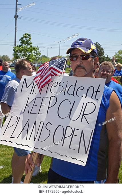 Members of the United Auto Workers rally to keep Chrysler's Sterling Heights Assembly Plant open, Sterling Heights, Michigan, USA