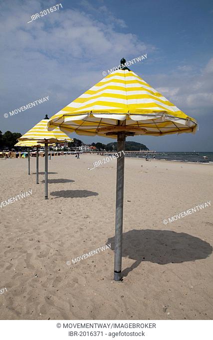 Parasols on the beach, Baltic Sea spa resort of Travemuende, Bay of Luebeck, Schleswig-Holstein, Germany, Europe