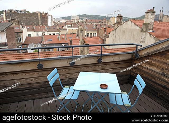 terrasse d'une chambre, Hotel Le Cheval Noir, Saint-Etienne, departement de la Loire, region Auvergne-Rhone-Alpes, France, Europe/bedroom's terrace