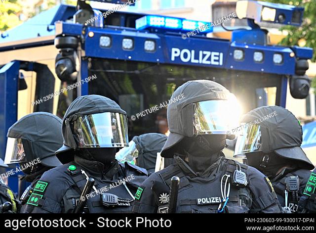 03 June 2023, Saxony, Leipzig: Police deploy water cannon to clear a street. Earlier, there had been riots at a demonstration for freedom of assembly in Leipzig