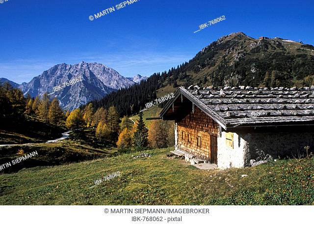 Mount Koenigsberg mountain hut, Mount Watzmann und Mount Jenner, Berchtesgadener Alpen (Berchtesgaden Alps), Oberbayern (Upper Bavaria), Germany, Europe