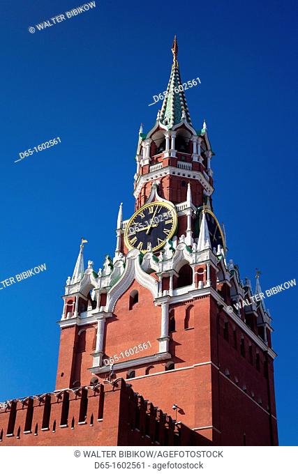 Russia, Moscow Oblast, Moscow, Red Square, Kremlin, Spasskaya Tower, morning