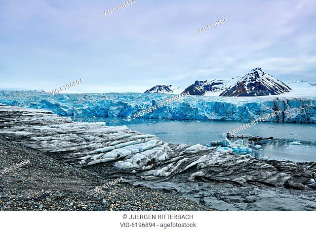 blue ice of glacier Dahlbreen on Svalbard or Spitsbergen, Europe - , Svalbard, 26/06/2018