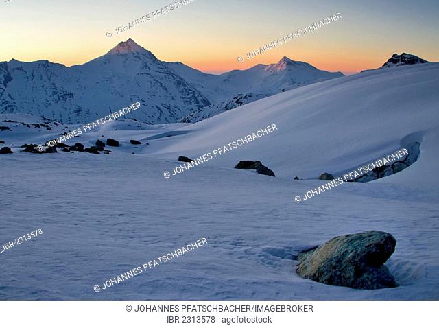 Dawn in winter, near the Britannia Hut, Alps, Valais, Switzerland, Europe
