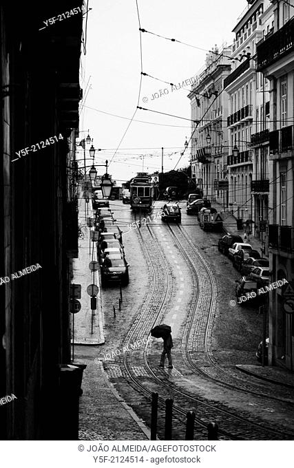The streets of Chiado on the first rainy day of Autumn