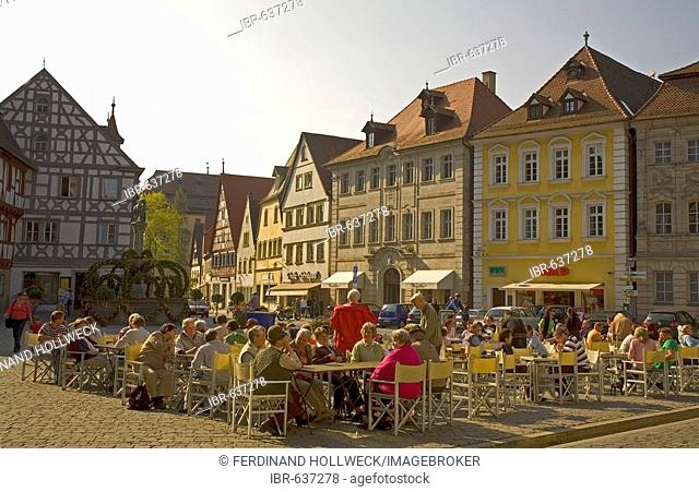 Market square with cafe and guests, Forchheim, Upper Franconia, Bavaria, Germany, Europe