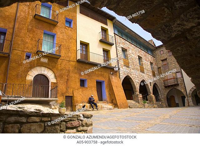 Main Square, Aren. Pyrenees Mountains, Ribagorza, Huesca province, Aragon, Spain
