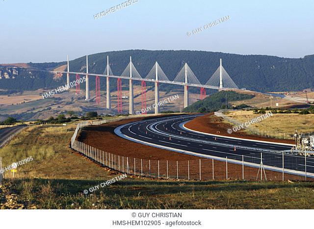 France, Aveyron (12), Millau, the A75 motorway viaduct between the Causses of Sauveterre and the Causses of Larzac, at the end of the building phase