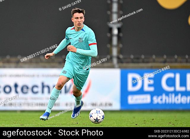 Eman Kospo (3) of Barcelona pictured during the Uefa Youth League matchday 6 game in group H in the 2023-2024 season between the youth teams Under-19 of Royal...