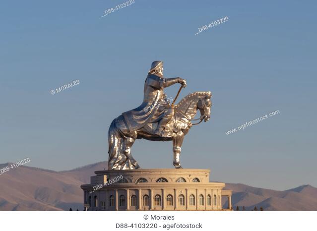 Asie, Mongolie, Est de la Mongolie, Steppe, Le statue équestre de Gengis Khan a été érigée en 2008 au bord de la rivière Toula Ã  Tsonjin Boldog (ou Tianjin...