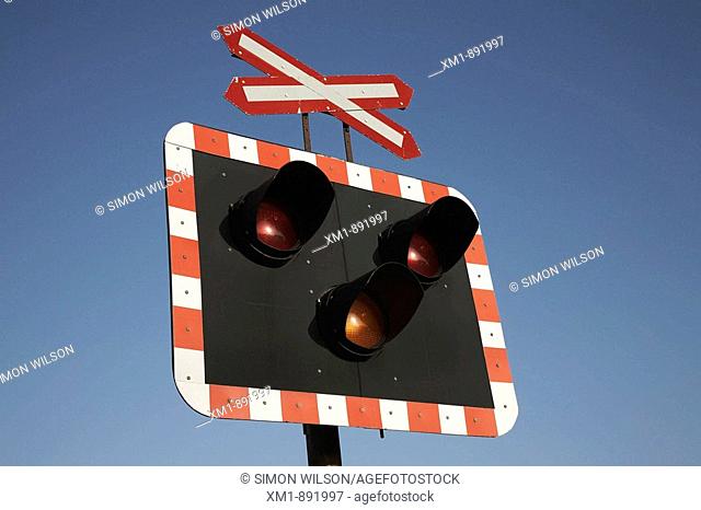 Railway crossing signal