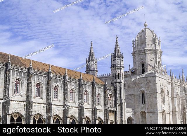 PRODUCTION - 26 October 2023, Portugal, Lissabon: The ""Mosteiro dos Jeronimos"" monastery with the ""Santa Maria de Belém"" church (r) in the Belem district