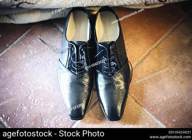 elegant black groom shoes