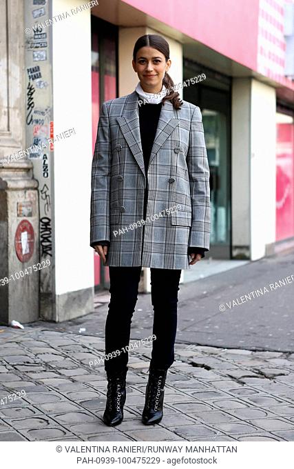 Amanda Alagem, Accessories Director at Harper's Bazaar, attending the Sacai show during Paris Fashion Week - March 5, 2018 - Photo: Runway Manhattan/Valentina...