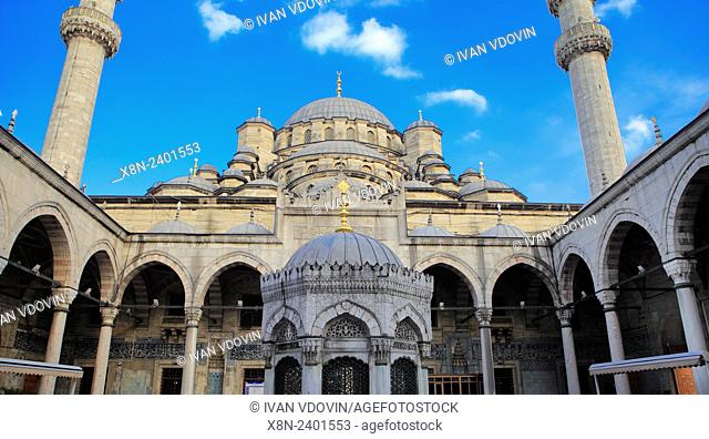 New Mosque or Yeni Cami (1665), Istanbul, Turkey