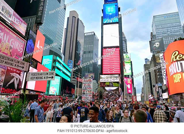 09 September 2019, US, New York: Times Square in Manhattan. Photo: Alexandra Schuler/dpa. - New York/New York/US