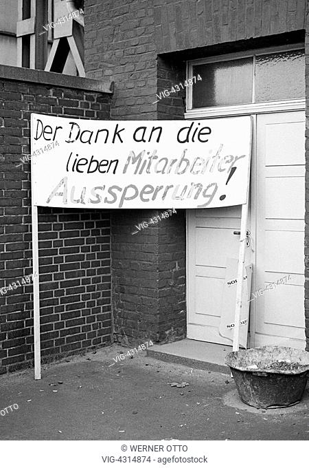 Seventies, black and white photo, economy, steel industry in the Ruhr area, strike on Thyssen in 1978, strike call, lock-out, D-Duisburg, Rhine, Ruhr area