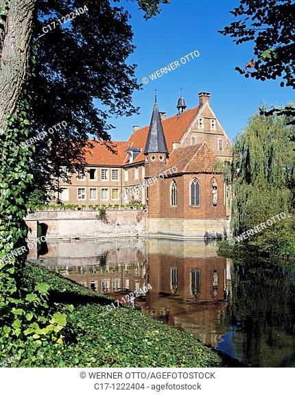 Germany, Havixbeck, Baumberge, Muensterland, Westphalia, North Rhine-Westphalia, castle Huelshoff, moated castle, renaissance