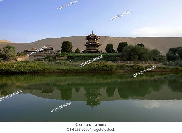 Yueyaquan Crescent moon lake, Mingsha Shan, Dunhuang, Silkroad, Gansu Province, China