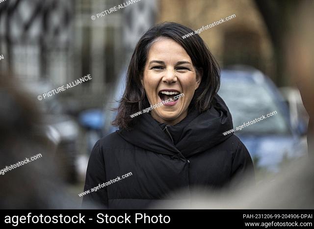 06 December 2023, Slovenia, Ljubljana: Annalena Baerbock (Bündnis 90 / Die Grünen), Federal Minister of Foreign Affairs, laughs during a meeting with the staff...