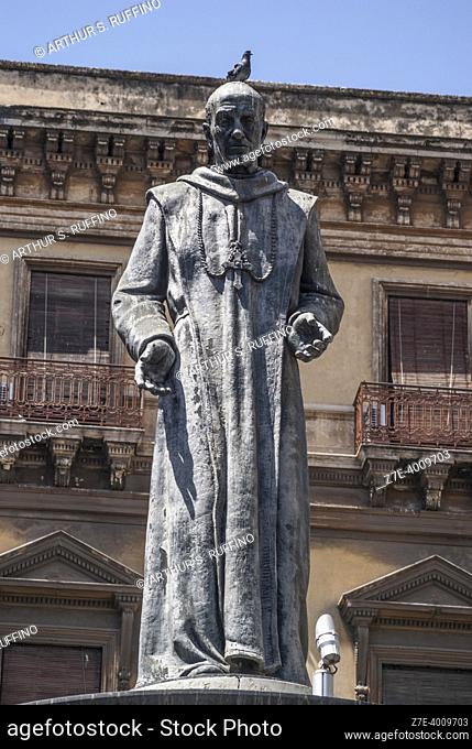 Monument to the Blessed Giuseppe Dusmet, Piazza San Francesco d'Assisi. Metropolitan City of Catania, Sicily, Italy