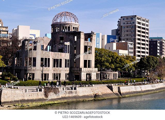 Hiroshima (Japan): the ruins of the ‘Atomic bomb Dome’, by the Motoyasu-gawa River