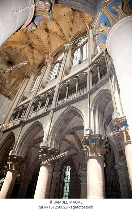 Notre-Dame of Semur-En-Auxois is considered as a remarkable example of the Gothic art. Most parts of the edifice date from the first half of the 13th century