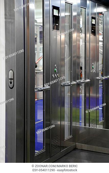 Stainless Steel Modern Elevator Lift Cabin With Window