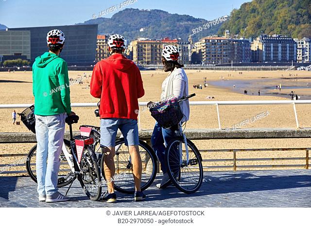 Group of tourists and guide making a bicycle tour through the city, Zurriola Beach and Kursaal, Gros, Donostia, San Sebastian, Gipuzkoa, Basque Country, Spain