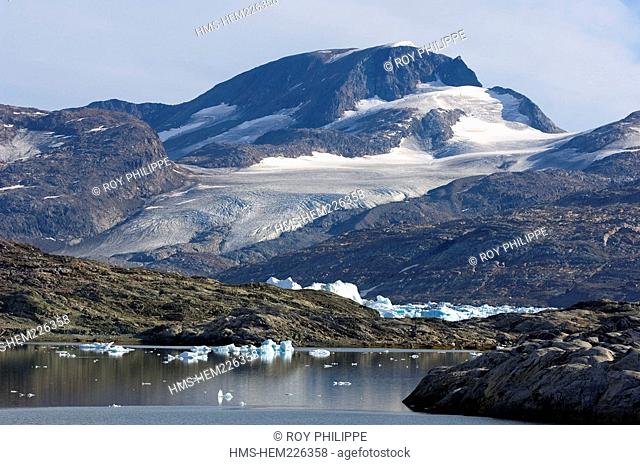 Greenland, Angmassalik Region, Tiniteqilaaq, Iceberg Pack ang Glacier of the Ice Cap