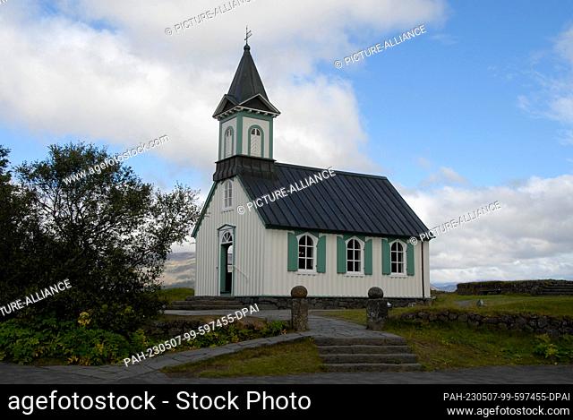 02 August 2022, Iceland, Thingvellir: The Îingvallakirkja is a small church in Thingvellir in the þingvellir National Park Valhallarvegur on Iceland east of the...