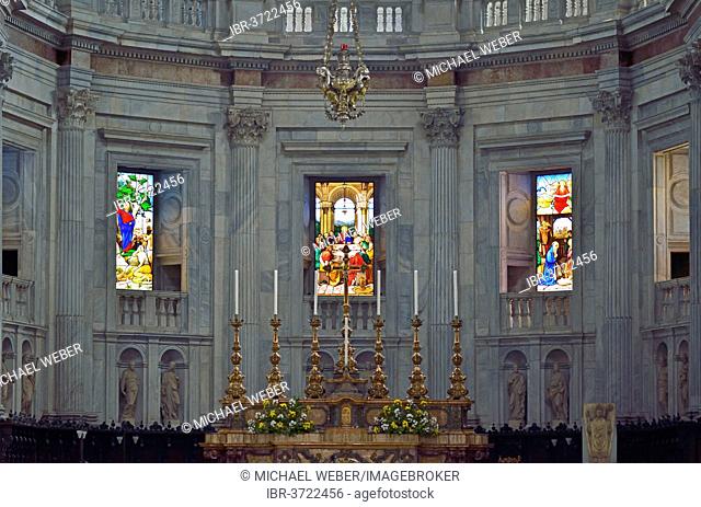 Interior, choir and altar of Como Cathedral, Cathedral of Santa Maria Maggiore, Como, Lombardy, Italy
