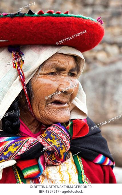 Portrait of elderly Peruvian woman with a traditional costume, Saqsaywaman near Cuzco, Peru, South America