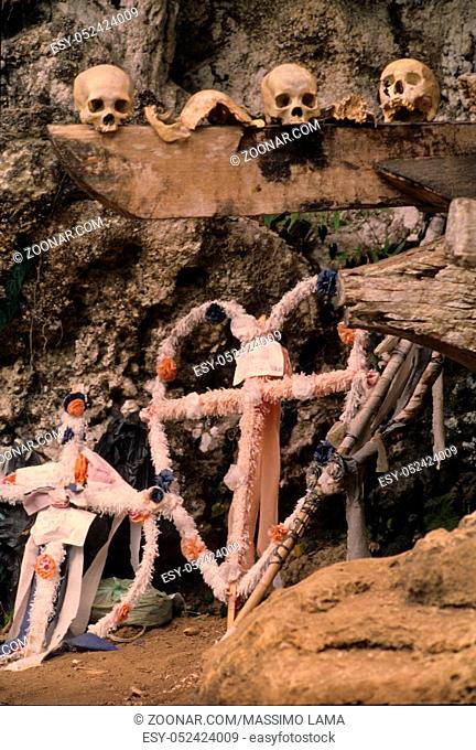 Lemo (Tana Toraja, South Sulawesi, Indonesia), burial site with coffins placed in caves carved into the rock