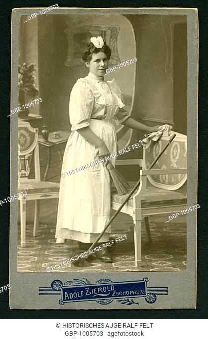 Europe, Germany, Saxony, Zschopau, housemaid, photography, atelier Adolf Zierold, Zschopau i. Saxony , around 1900