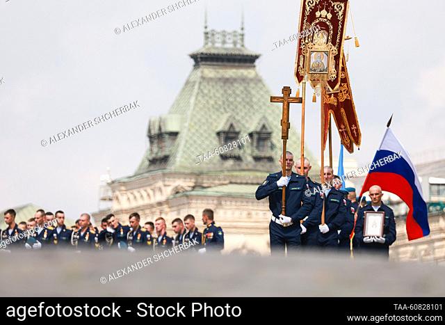 RUSSIA, MOSCOW - AUGUST 2, 2023: Airborne Forces servicemen are seen in Red Square during a religious procession from the Prophet Elijah's Church in Kitai...