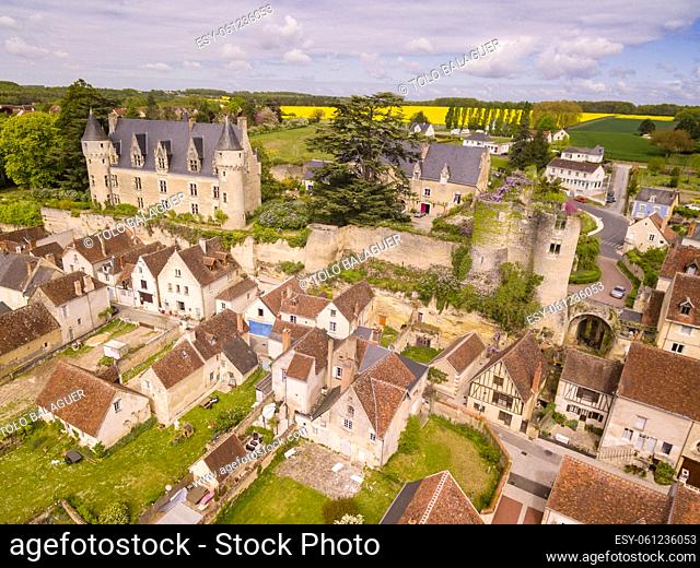 fortaleza medieval. construida en el siglo XI por Fulco Nerra, conde de Anjou, y castillo del conde Branicki, Montrésor, departamento de Indre y Loira, France