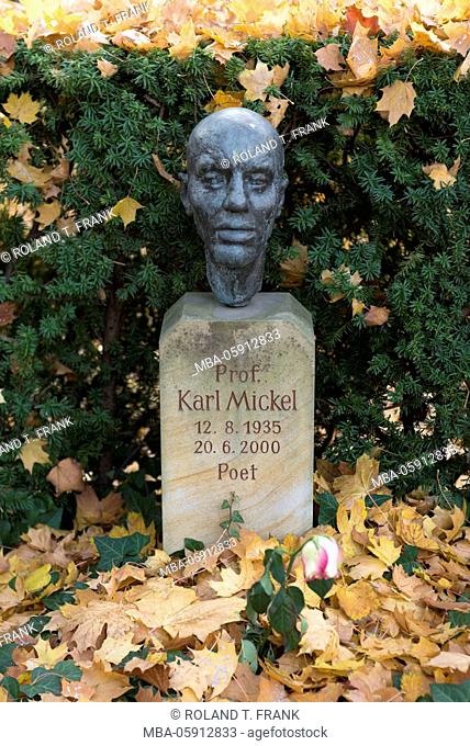 Germany, Berlin, gravestone of Karl Mickel (1935-2000), author, the Dorotheenstadt cemetery lies in the Mitte district of Berlin, in Chauslookstrasse No