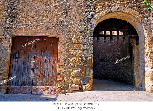 Medieval enclosure door, Sant Llorenç de la Muga, Alt Emporda, Catalonia, Spain
